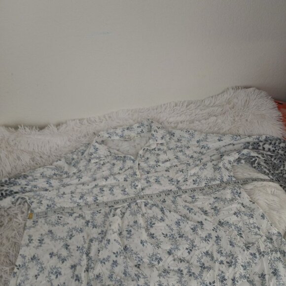 Caffe Marrakesh Boho Peasant Floral Blouse with Lace Accent Sleeves - Picture 3 of 8